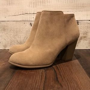 Size 7 Old Navy Sand Colored Booties